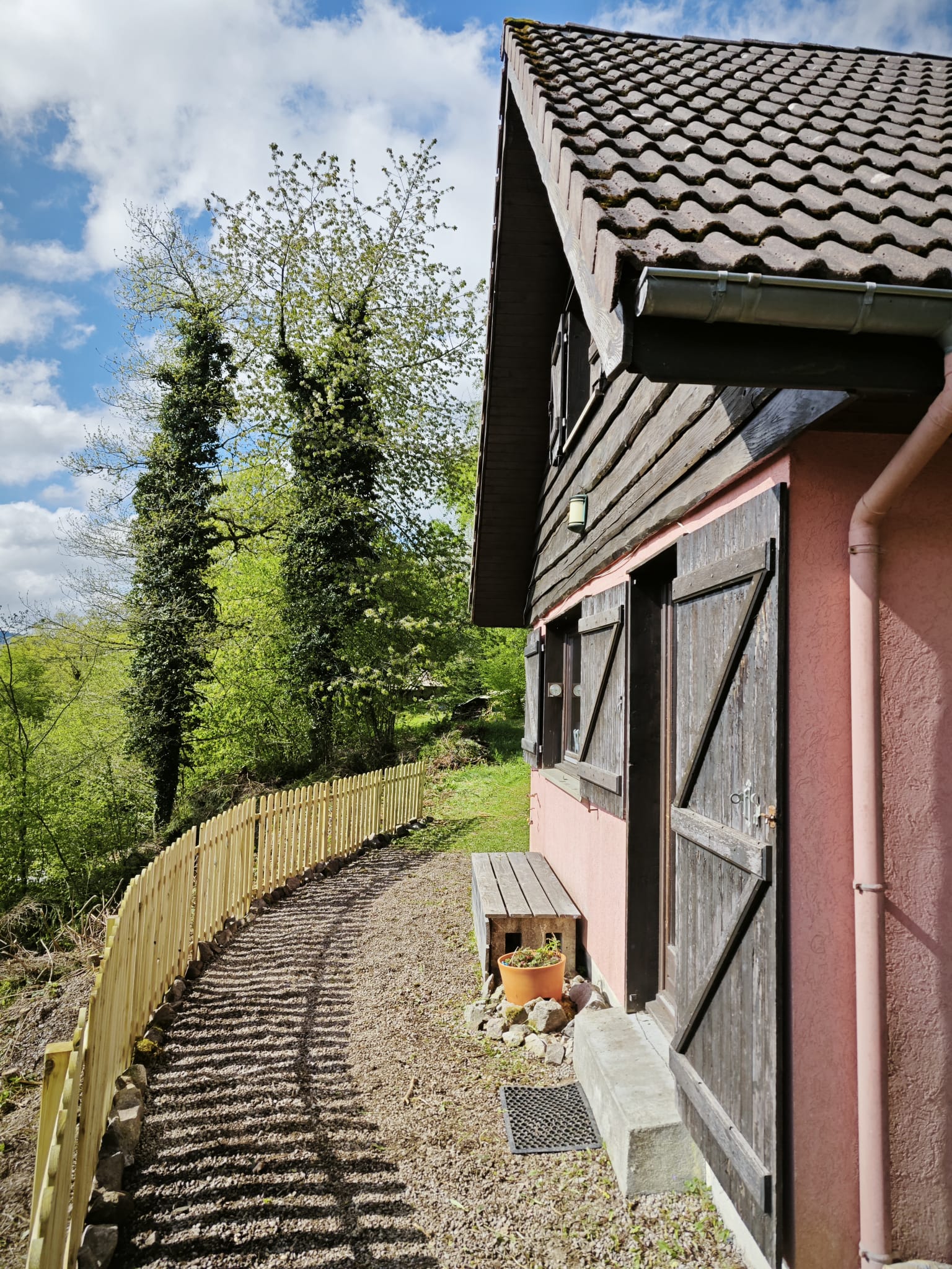 Ferienhaus Behr in den Vogesen - Außenansicht der Holzfassade